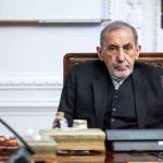 ولایتی: حکومت آمریکا بی سر و سامان است