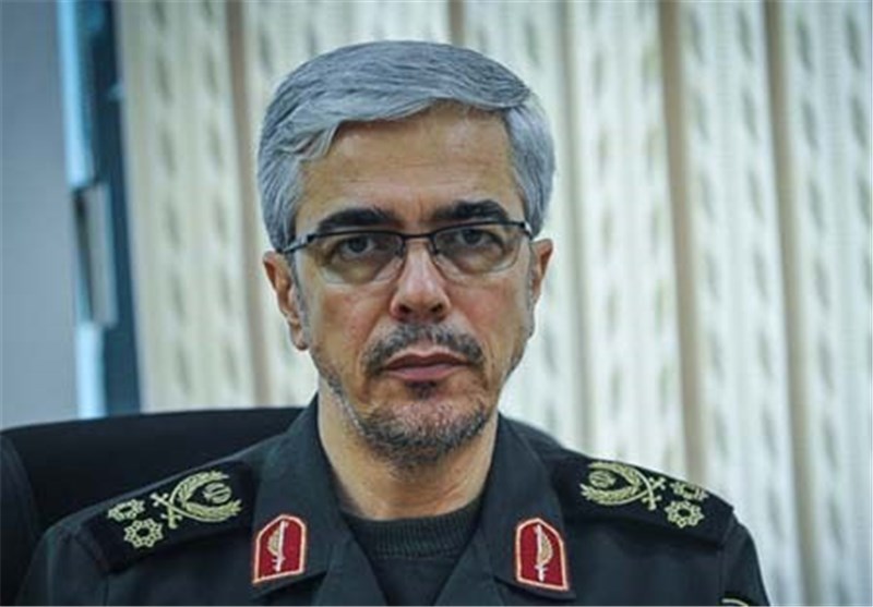 باقری، رئیس کل نیروهای مسلح: جامعه در حال تحول است و نمی‌‌توان با باتوم با آن برخورد کرد 