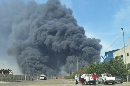 عظیمی‌فر، معاون وزیر نفت: تأسیسات نفتی در حادثه بندر رجایی آسیبی ندیدند