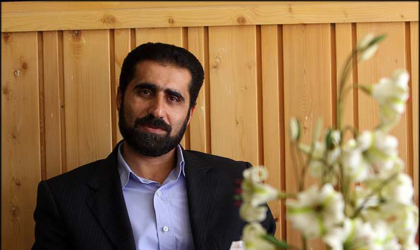 دلاور نجفی به دلیل فساد برکنار و اکبر صادقی جانشین شد