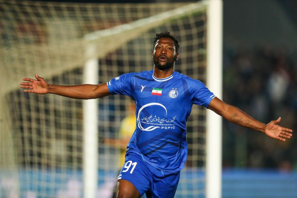 مسعود جوما پس از قهرمانی از استقلال جدا شد