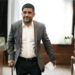 علیرضا دبیر: گرین کارت آمریکا را به صورت وی آی پی دریافت کردم