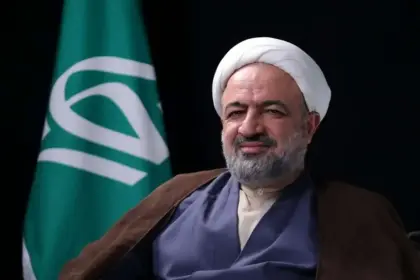 هنگام تذکر رسایی مجلس دچار تنش و درگیری شد