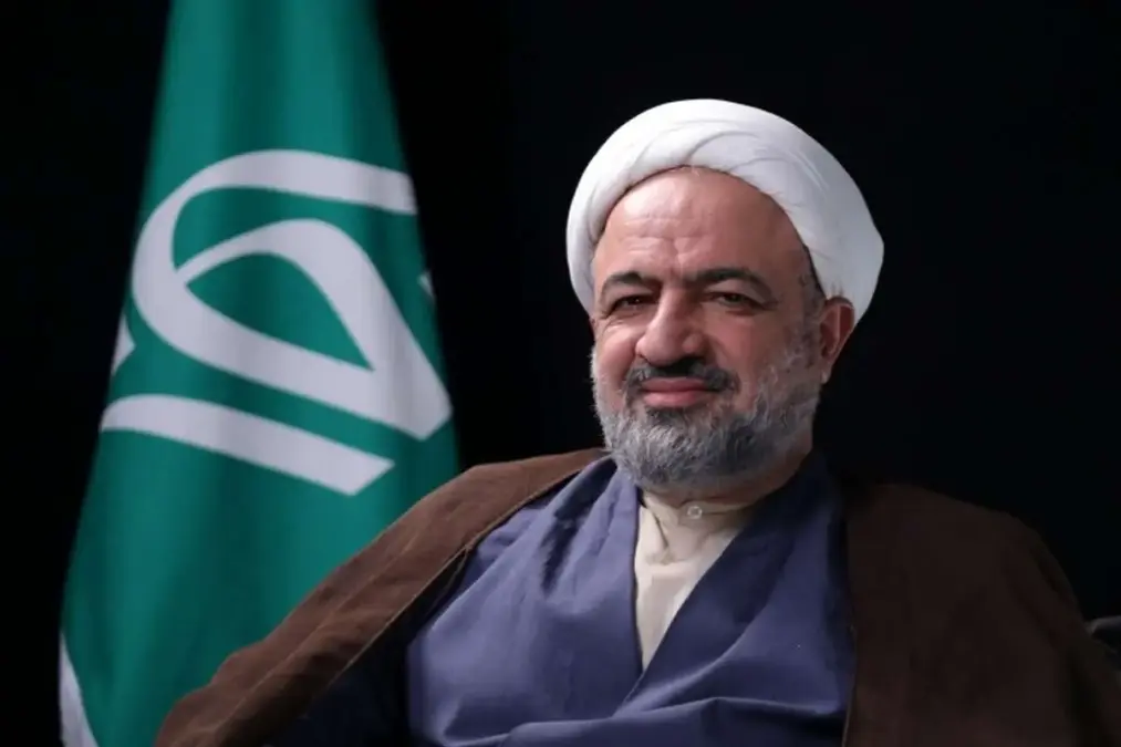 هنگام تذکر رسایی مجلس دچار تنش و درگیری شد