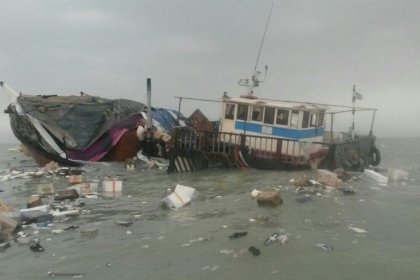 در پی غرق شدن لنج باری در خلیج‌فارس، ۶ ملوان نجات یافتند