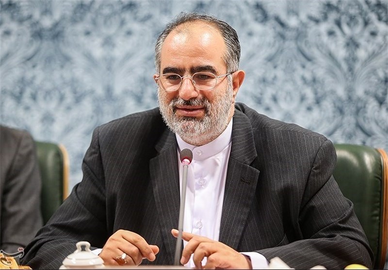 آشنا، مشاور دولت روحانی: شمخانی از ترور خود برای ملت قصه گفته است