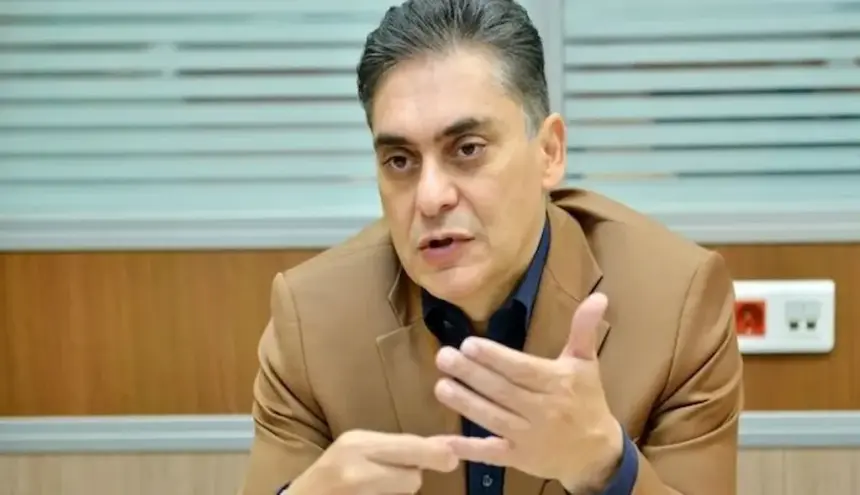 عضو اتاق بازرگانی خطاب به پزشکیان: تحریم‌های داخلی را شما بردارید