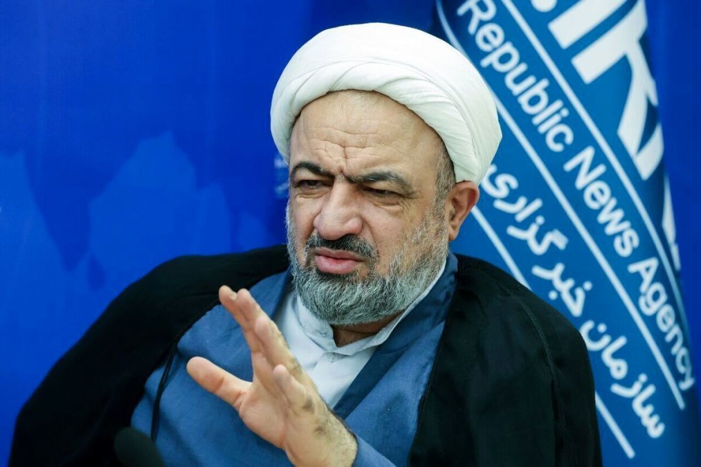 ادعای حمید رسایی: دولت قصد دارد هزینه حمل سوخت را به قیمت بنزین اضافه کند