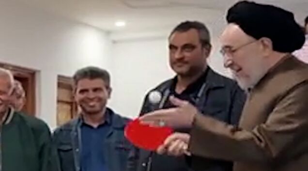 شوخی امیرحسین قیاسی با بازی پینگ پونگ خاتمی