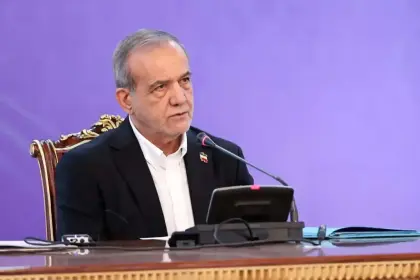 پزشکیان: رعایت‌نکردن حجاب اجباری هنجارشکنی است