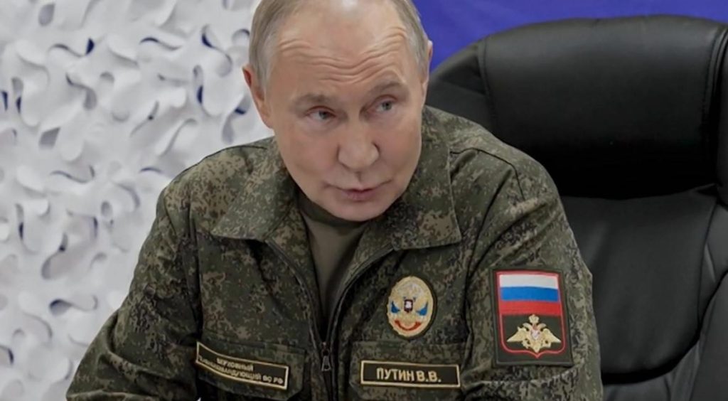 Zelensky at the Table of Trump's Plan: Peace or Surrender