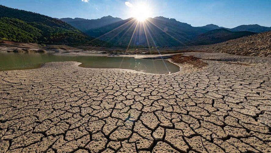مقامهای ایران: ذخیره آب تهران در آستانه اتمام است