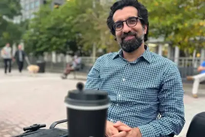 وحید عابدینی، استاد ایرانی دانشگاه اوکلاهما پس از بازداشت پلیس مهاجرت آمریکا آزاد شد