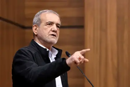 پزشکیان: قبل از انقلاب دانشجویان دختر بی‌حجاب اما با شخصیت بودند