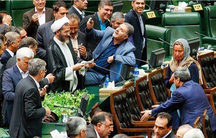 فدریکا موگرینی از ریاست کالج اروپا برکنار شد