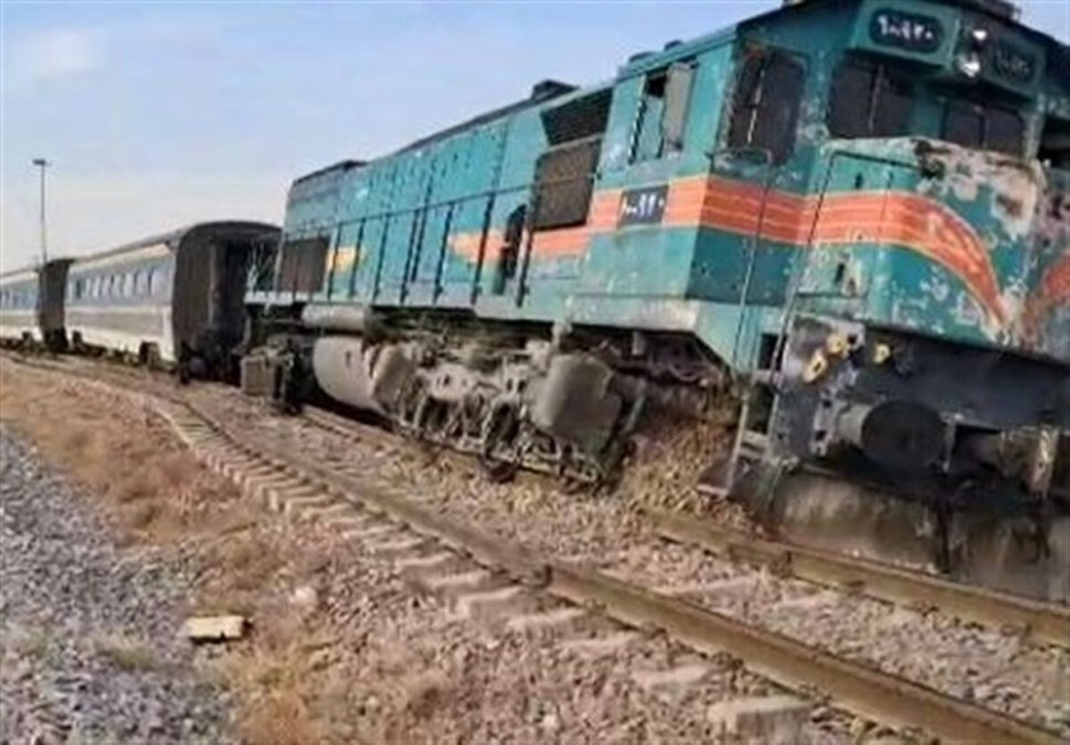 خروج قطار مسافری از ریل در هشتگرد