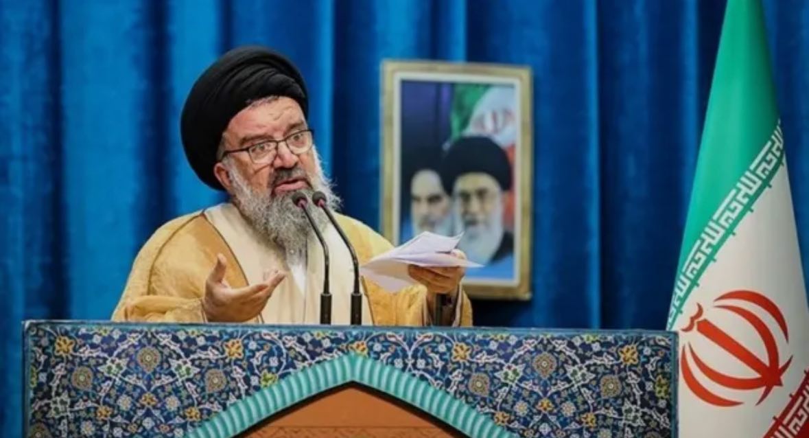 احمد خاتمی: مذاکرات با آمریکا فقط درباره هستهای باشد؛ تعلیق غنیسازی «محال» است