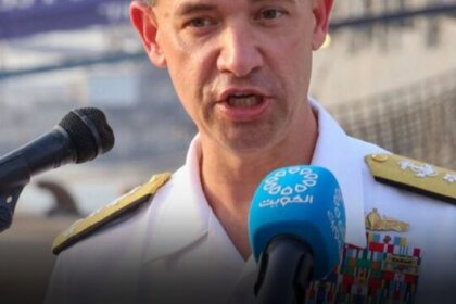 فرمانده سنتکام گزارش‌ها درباره بحران روحی ملوانان ناو آبراهام لینکلن را رد کرد