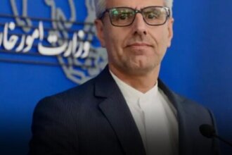 بقایی بعنوان سفیر عازم نیویورک می‌شود