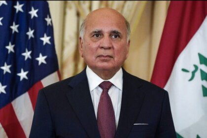 وزیر خارجه عراق: با آمریکا درباره بازگشت خدمات به پروازهای ایران گفت‌وگو می‌کنیم