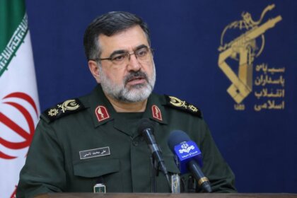 سخنگوی سپاه با اشاره به کابل‌های زیر هرمز: «یادآوری می‌کنیم که دشمن بداند»